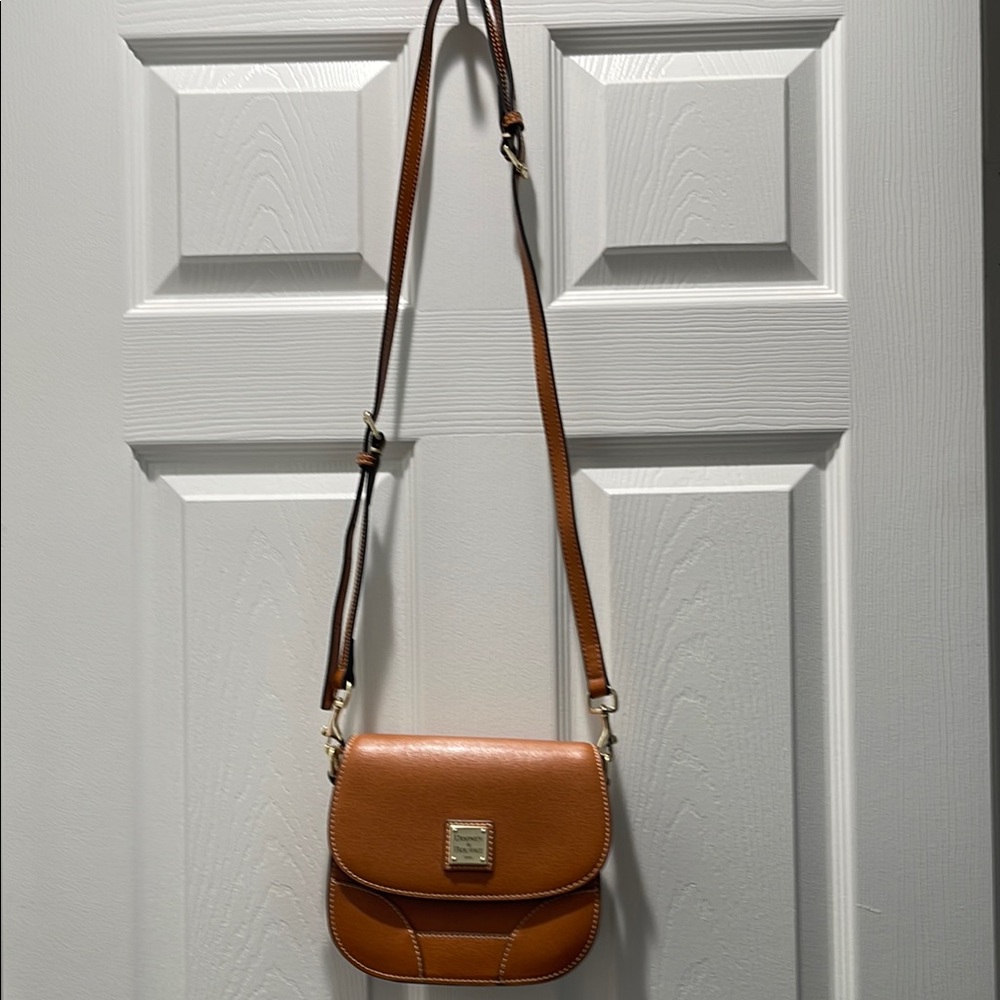 Elegant Tan Crossbody Bag